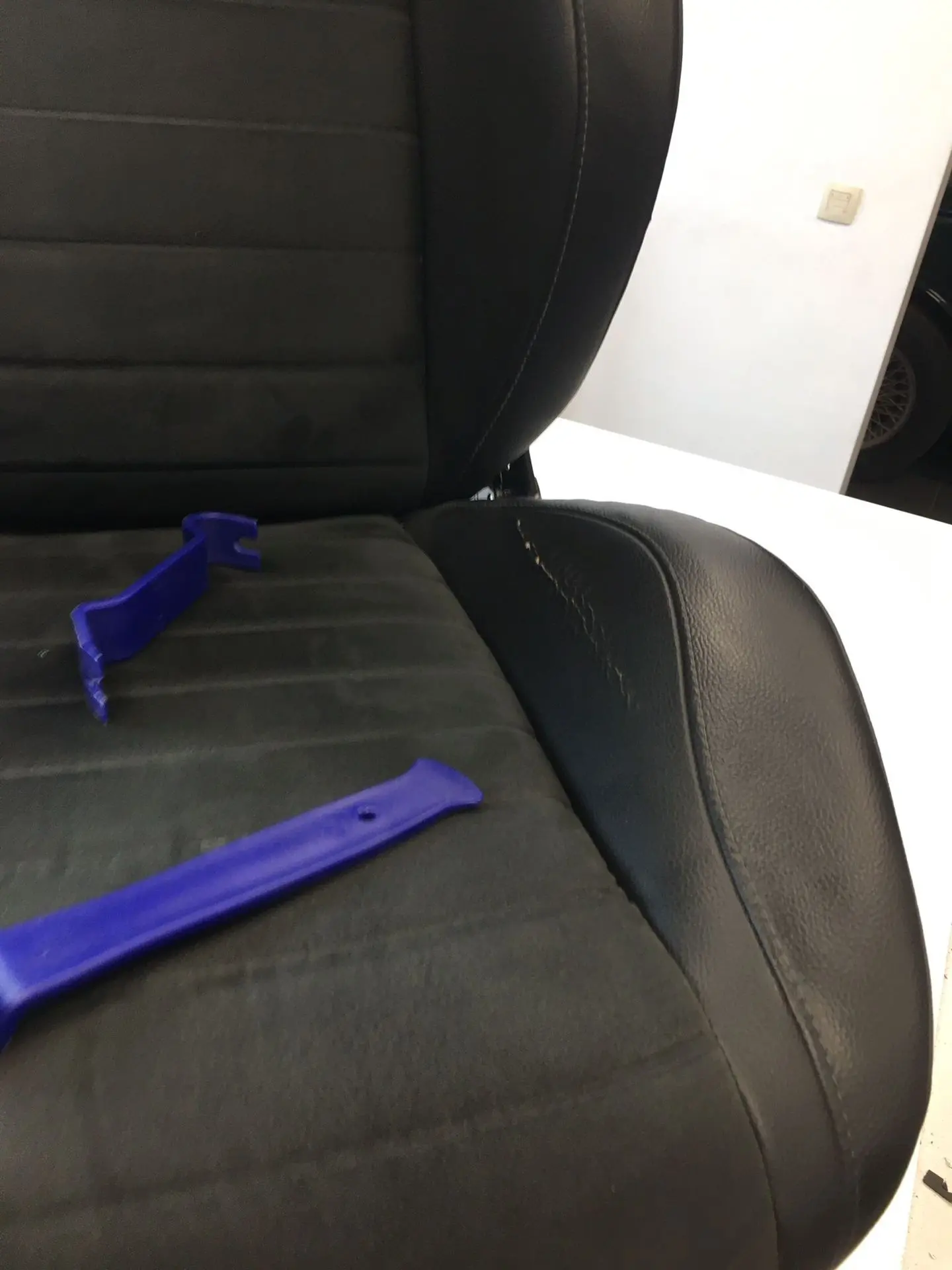 réparation siége auto en cuir- tissus - similicuir